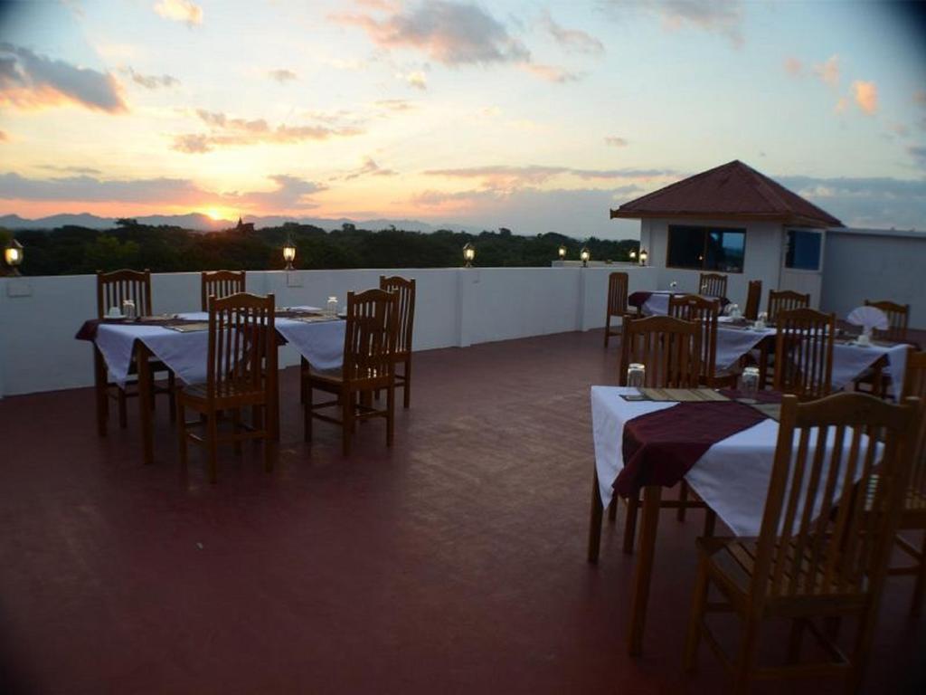Manisanda Hotel Bagan Exterior photo